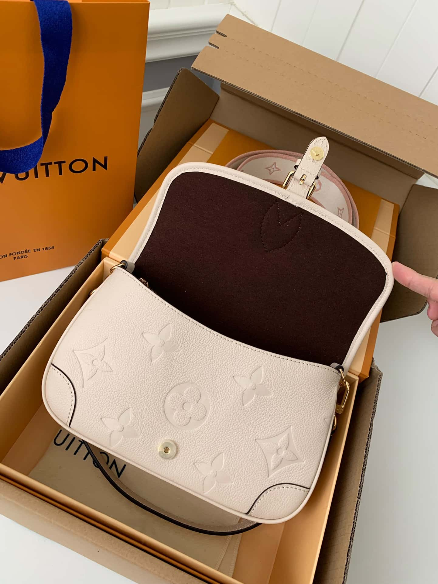 Louis Vuitton Diane Baguette Bag Cream with Gold Hardware