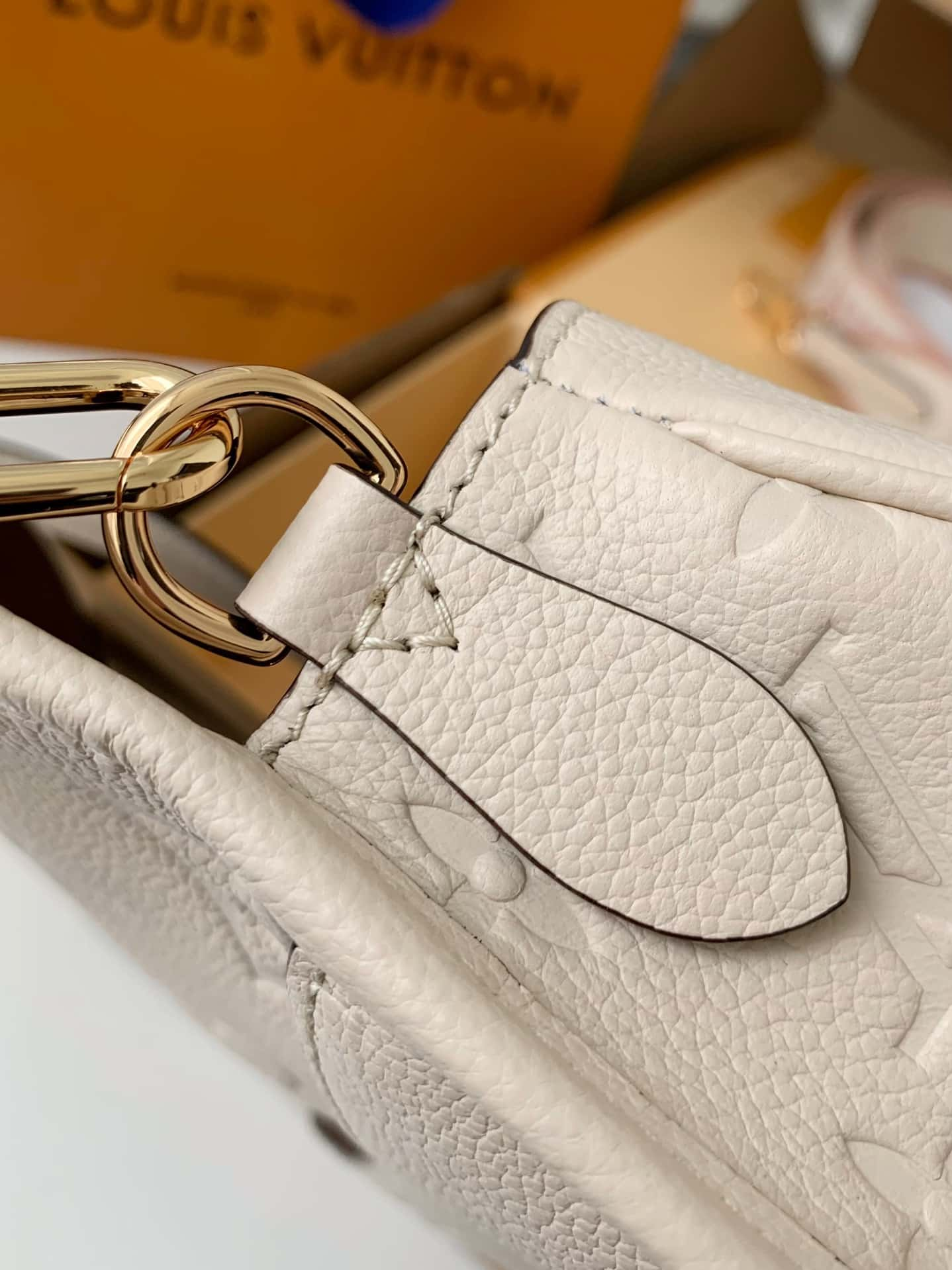 Louis Vuitton Diane Baguette Bag Cream with Gold Hardware