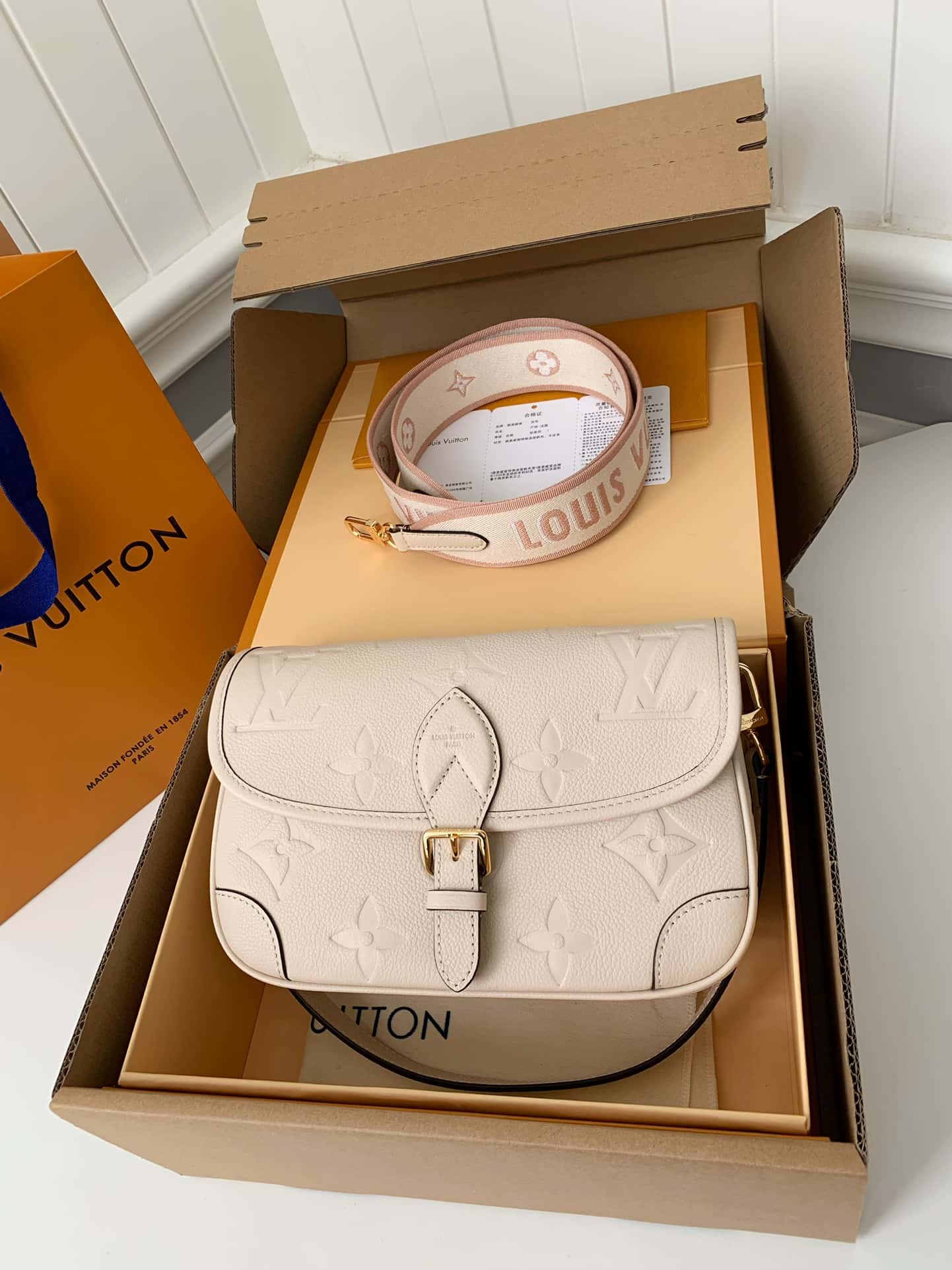 Louis Vuitton Diane Baguette Bag Cream with Gold Hardware