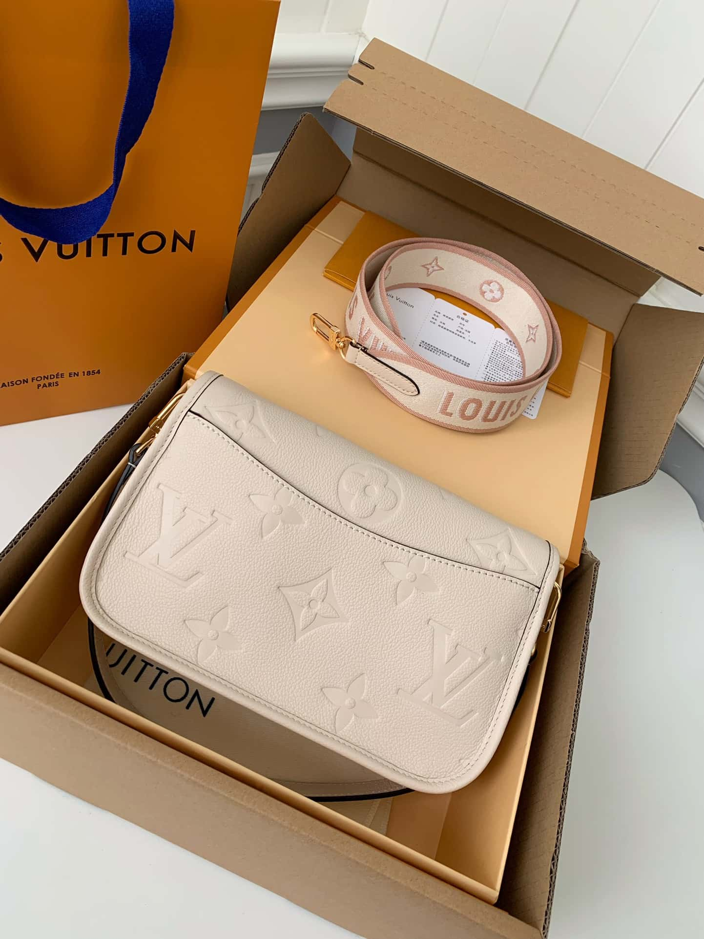 Louis Vuitton Diane Baguette Bag Cream with Gold Hardware