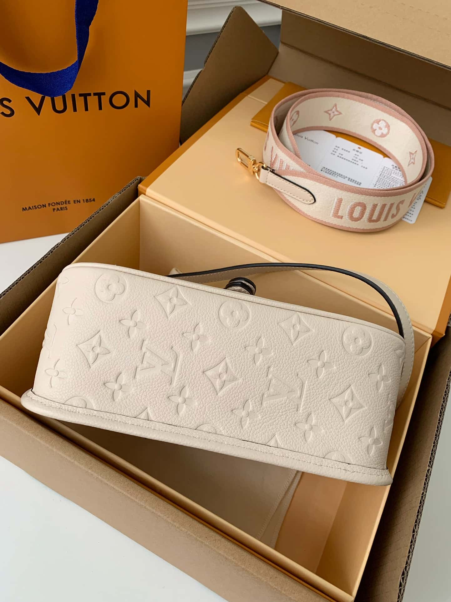 Louis Vuitton Diane Baguette Bag Cream with Gold Hardware