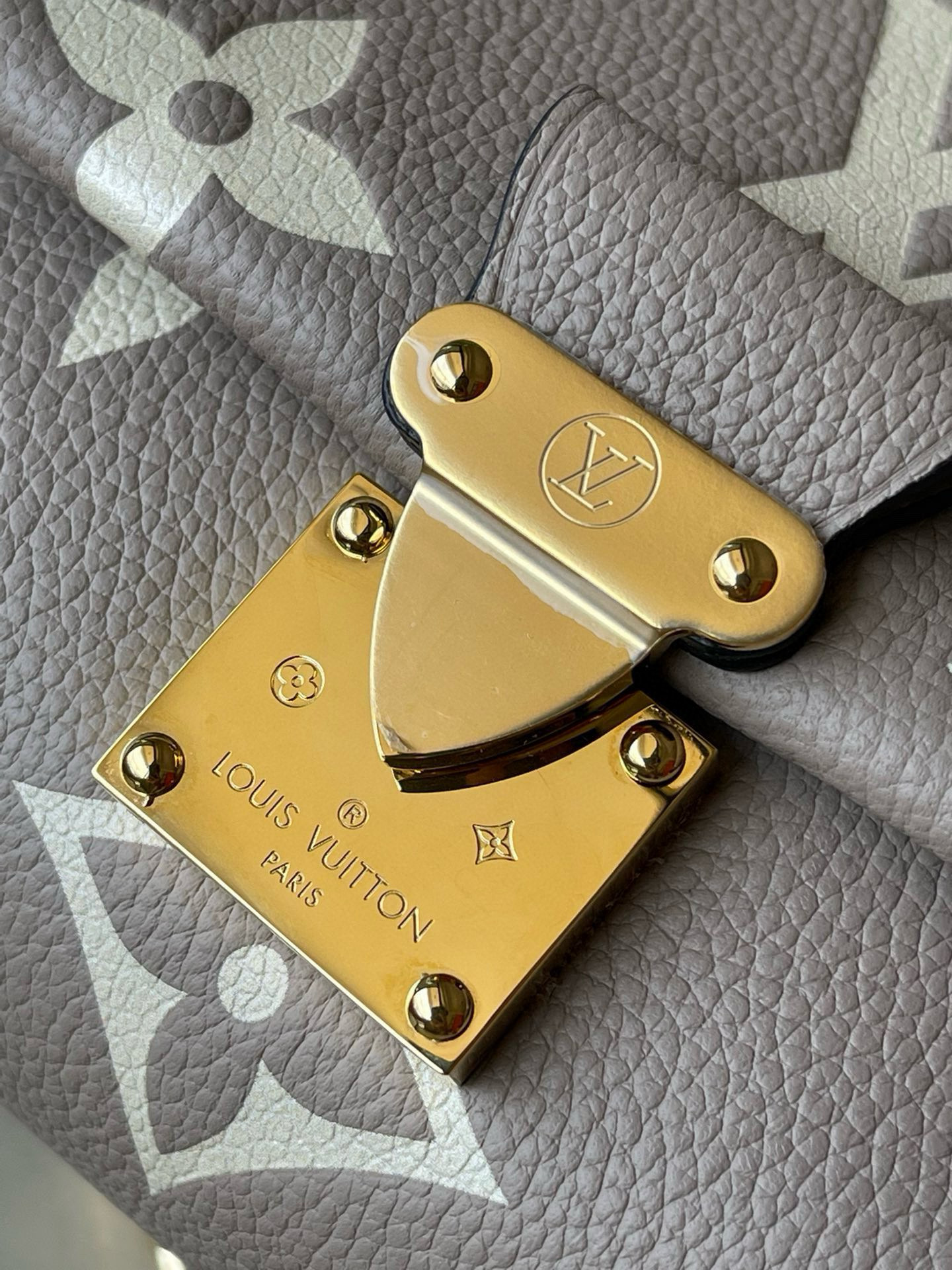 Louis Vuitton Favorite Bag Dove/Cream with Gold Hardware