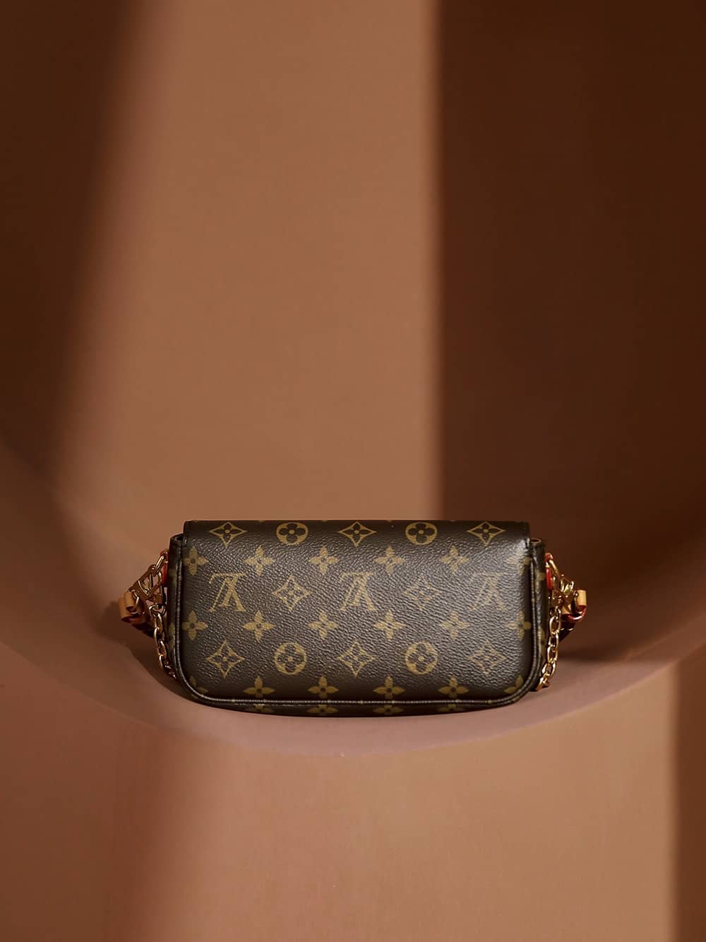 Louis Vuitton Ivy Wallet on Chain Bag Monogram with Gold Hardware