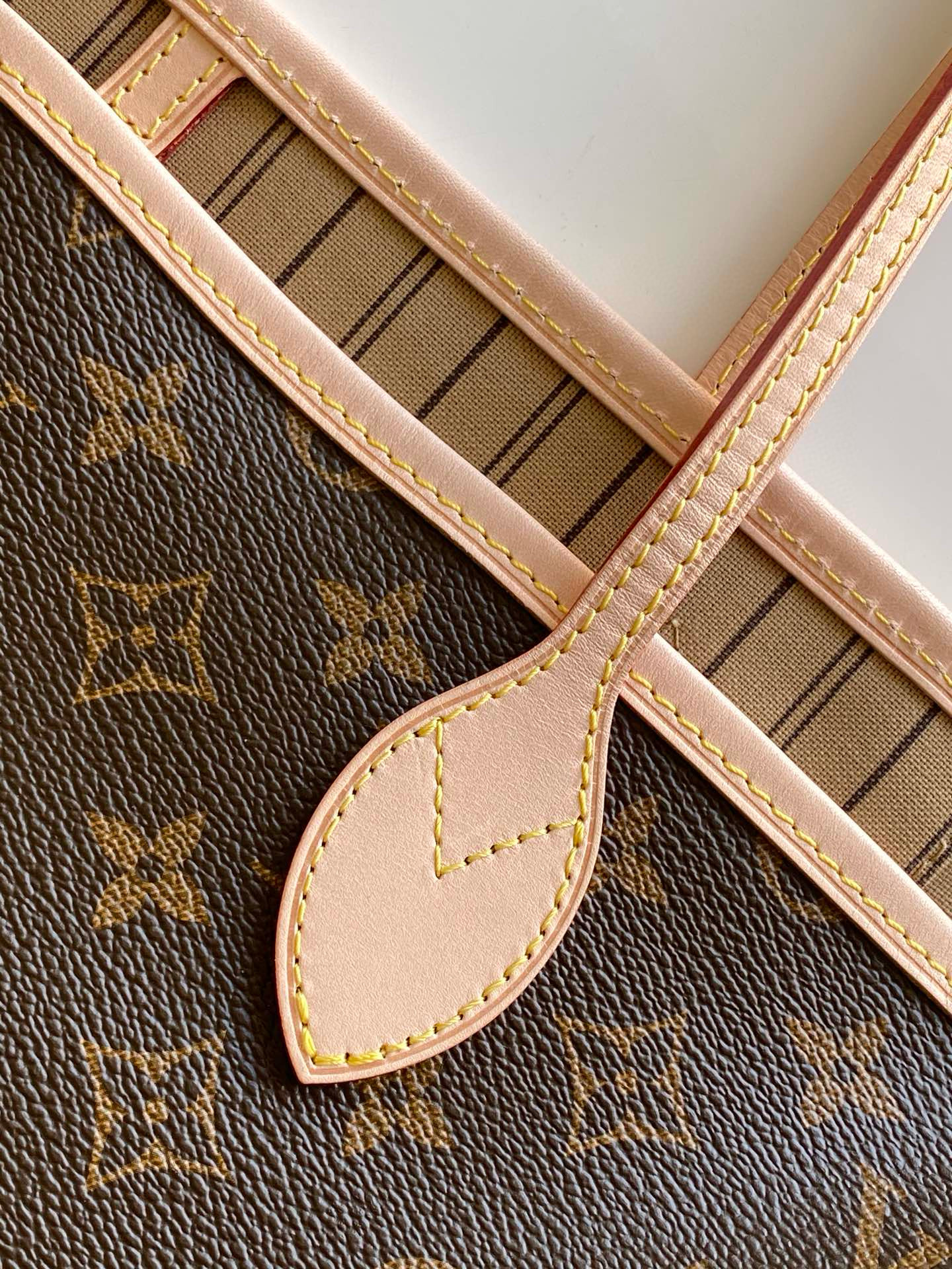 Louis Vuitton Neverfull GM Bag Monogram with Gold Hardware