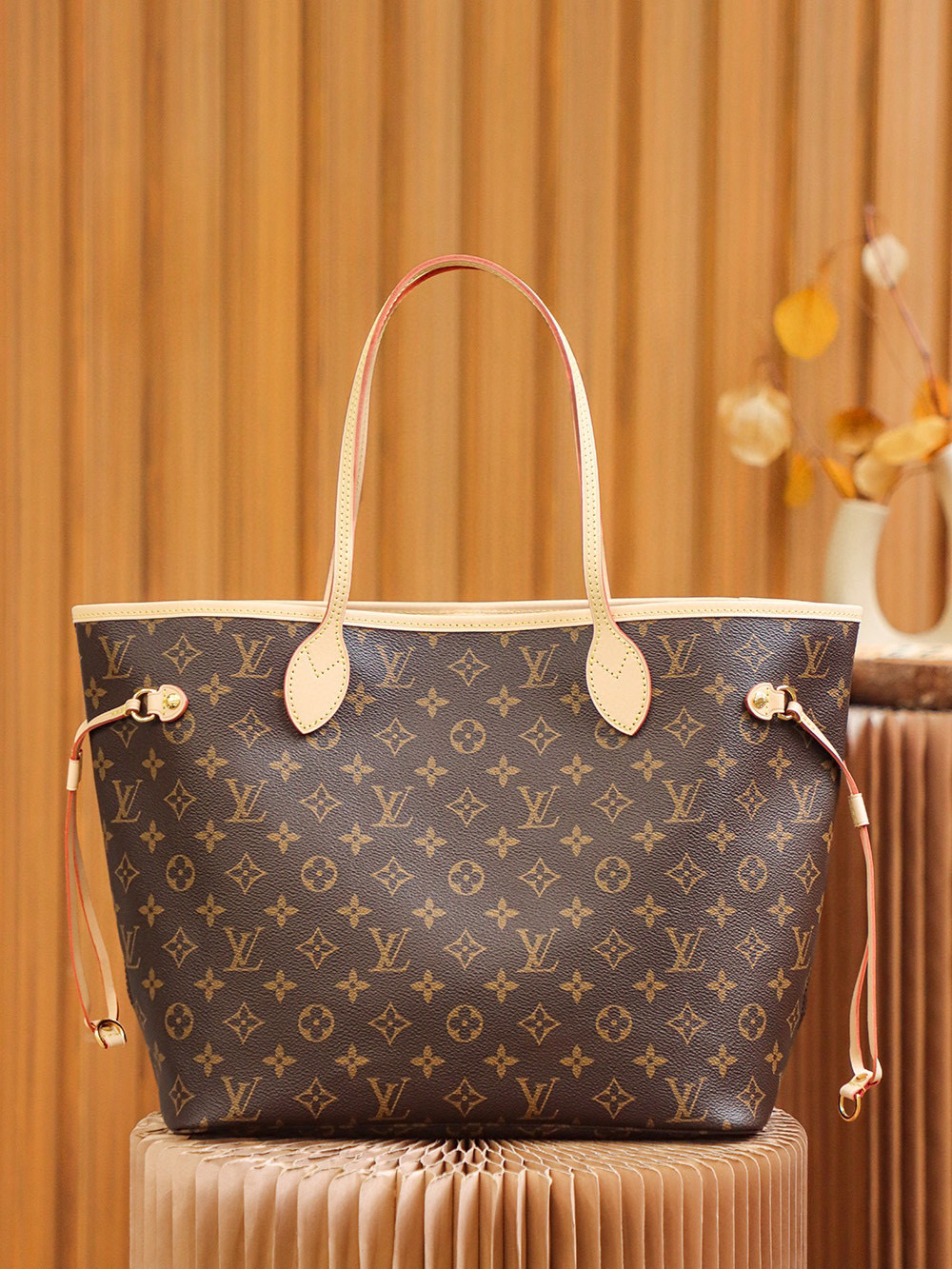 Louis Vuitton Neverfull MM Bag Monogram with Gold Hardware