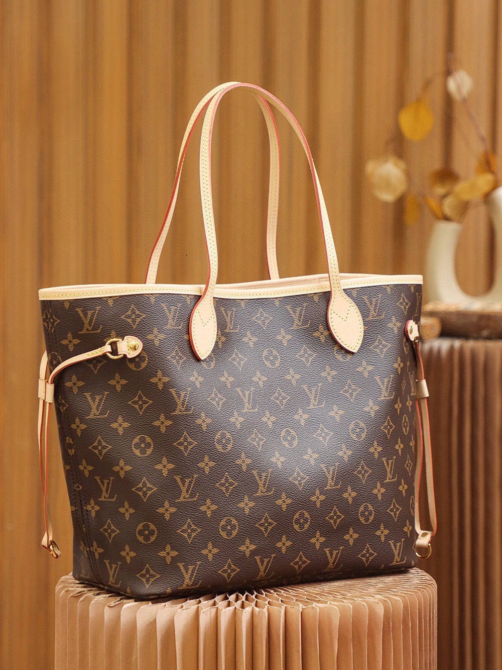 Louis Vuitton Neverfull MM Bag Monogram with Gold Hardware