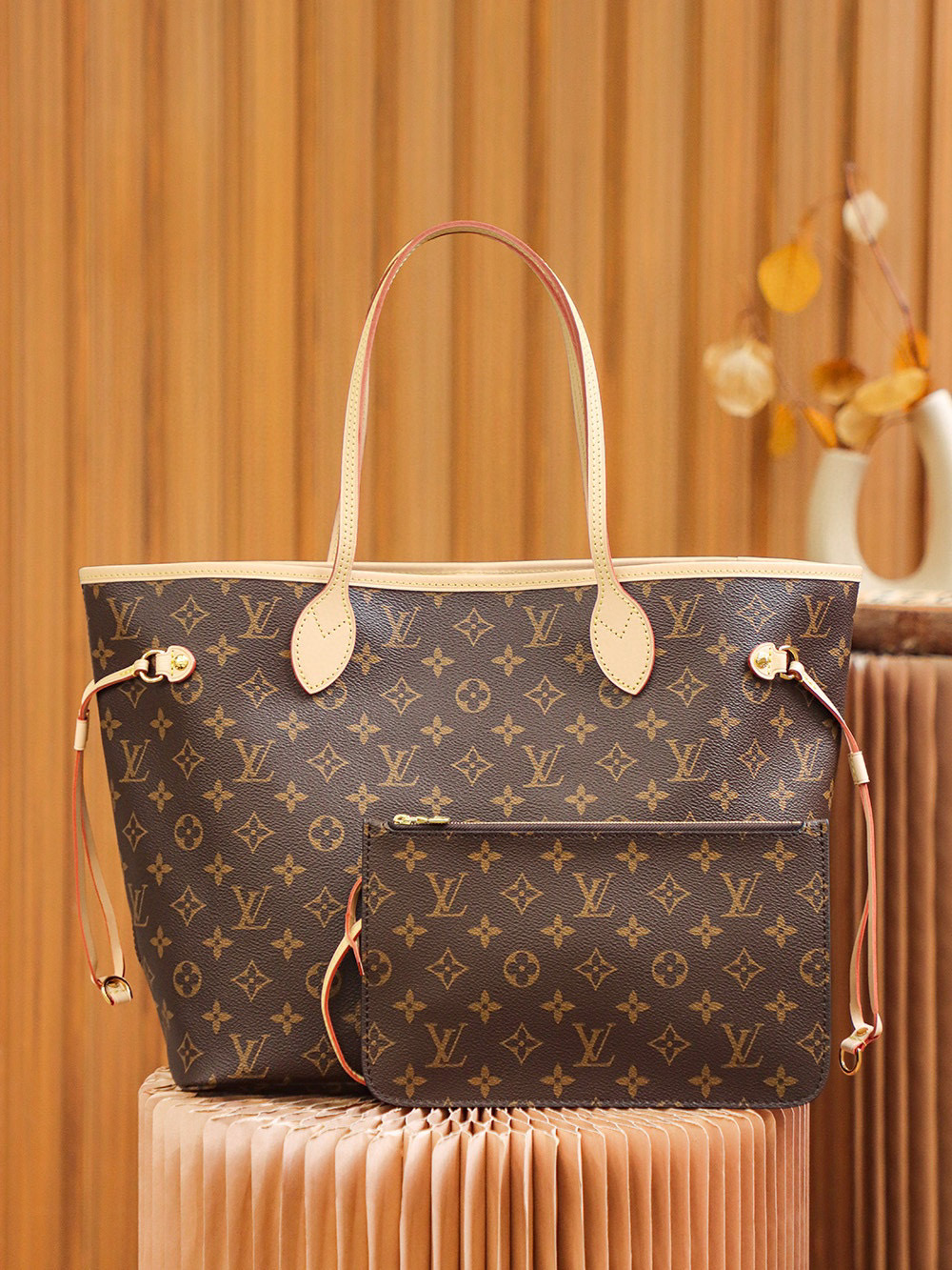 Louis Vuitton Neverfull MM Bag Monogram with Gold Hardware