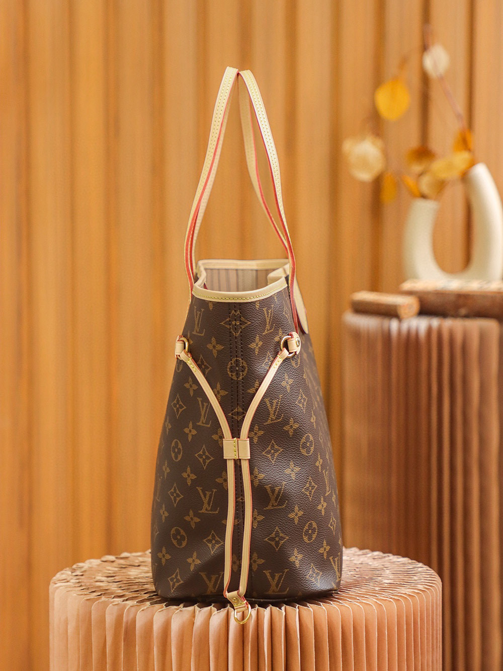 Louis Vuitton Neverfull MM Bag Monogram with Gold Hardware