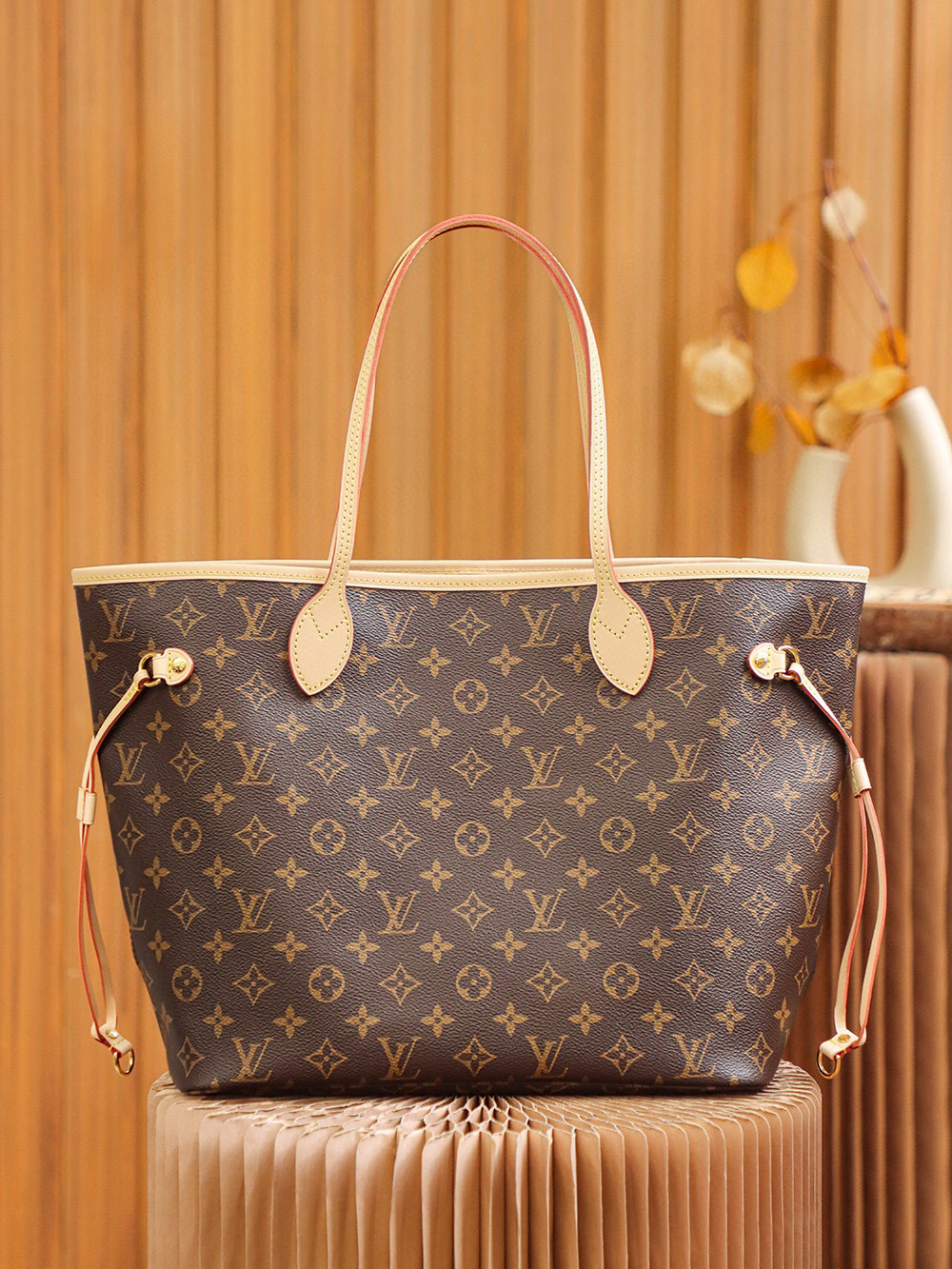 Louis Vuitton Neverfull MM Bag Monogram with Gold Hardware