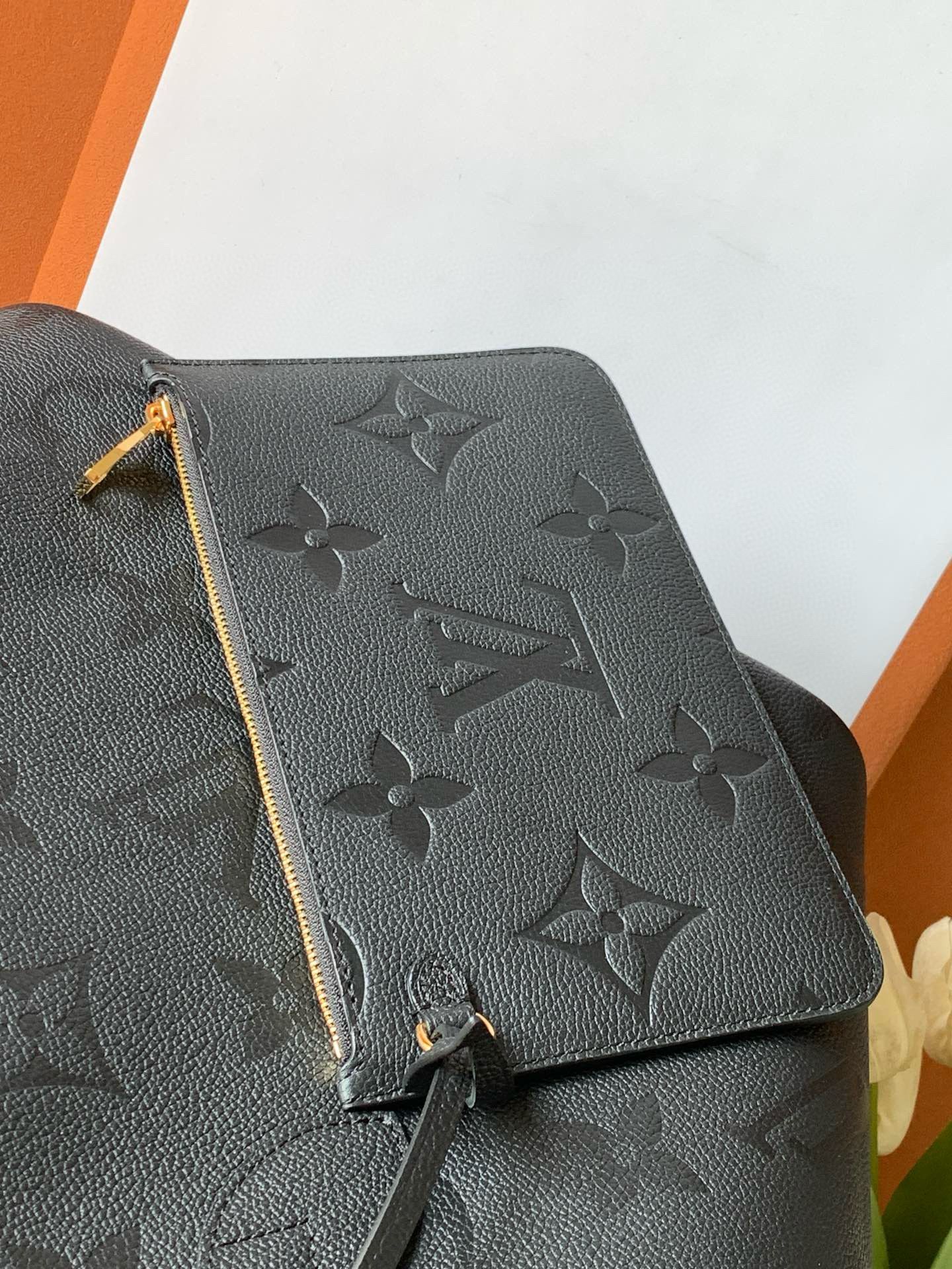 Louis Vuitton Neverfull MM Bag Black with Gold Hardware