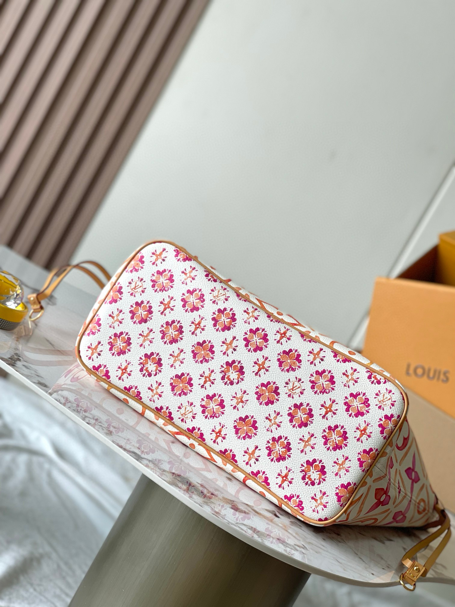 Louis Vuitton Neverfull MM Bag Monogram Coral with Gold Hardware