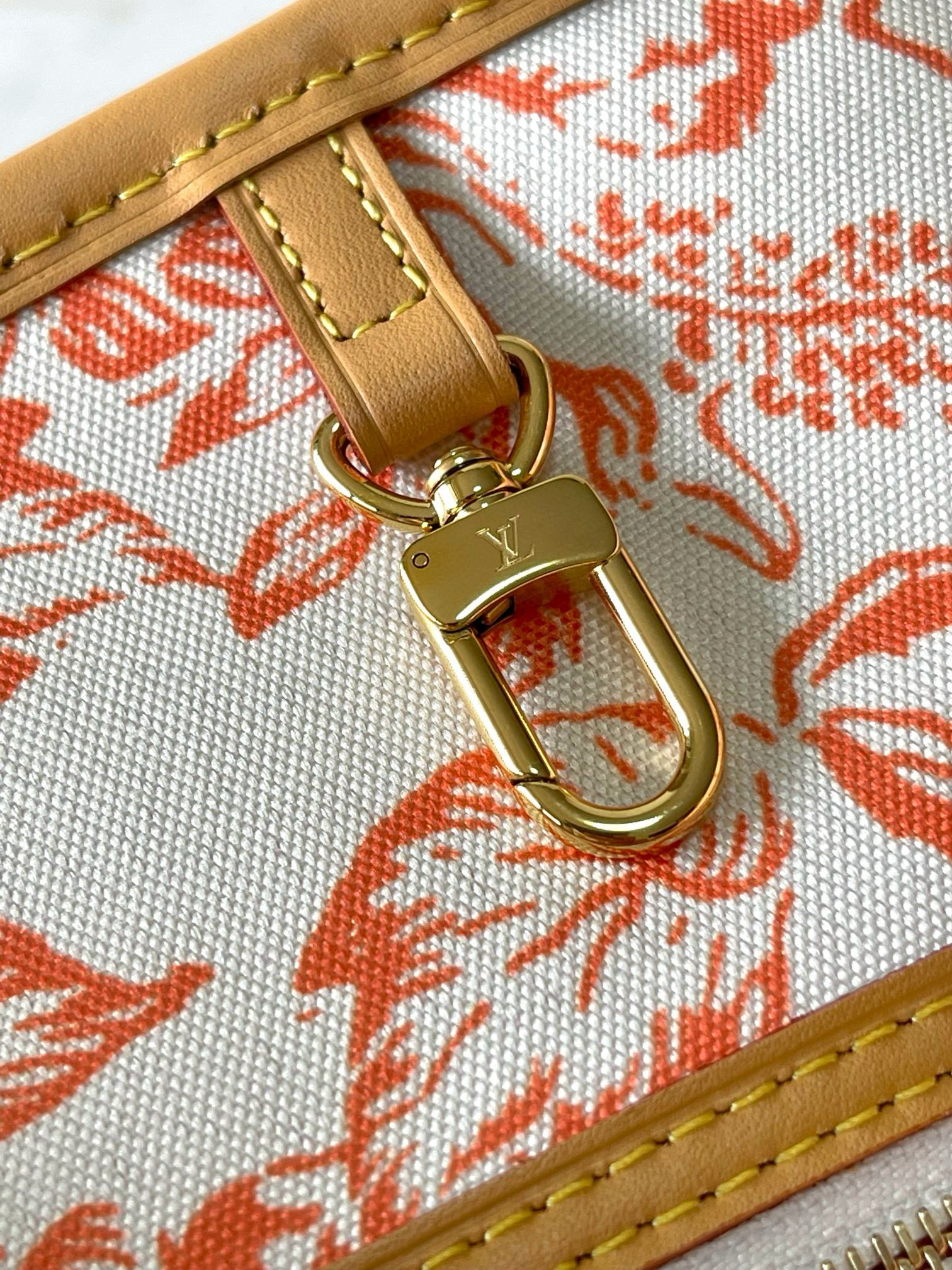 Louis Vuitton Neverfull MM Bag Monogram Coral with Gold Hardware