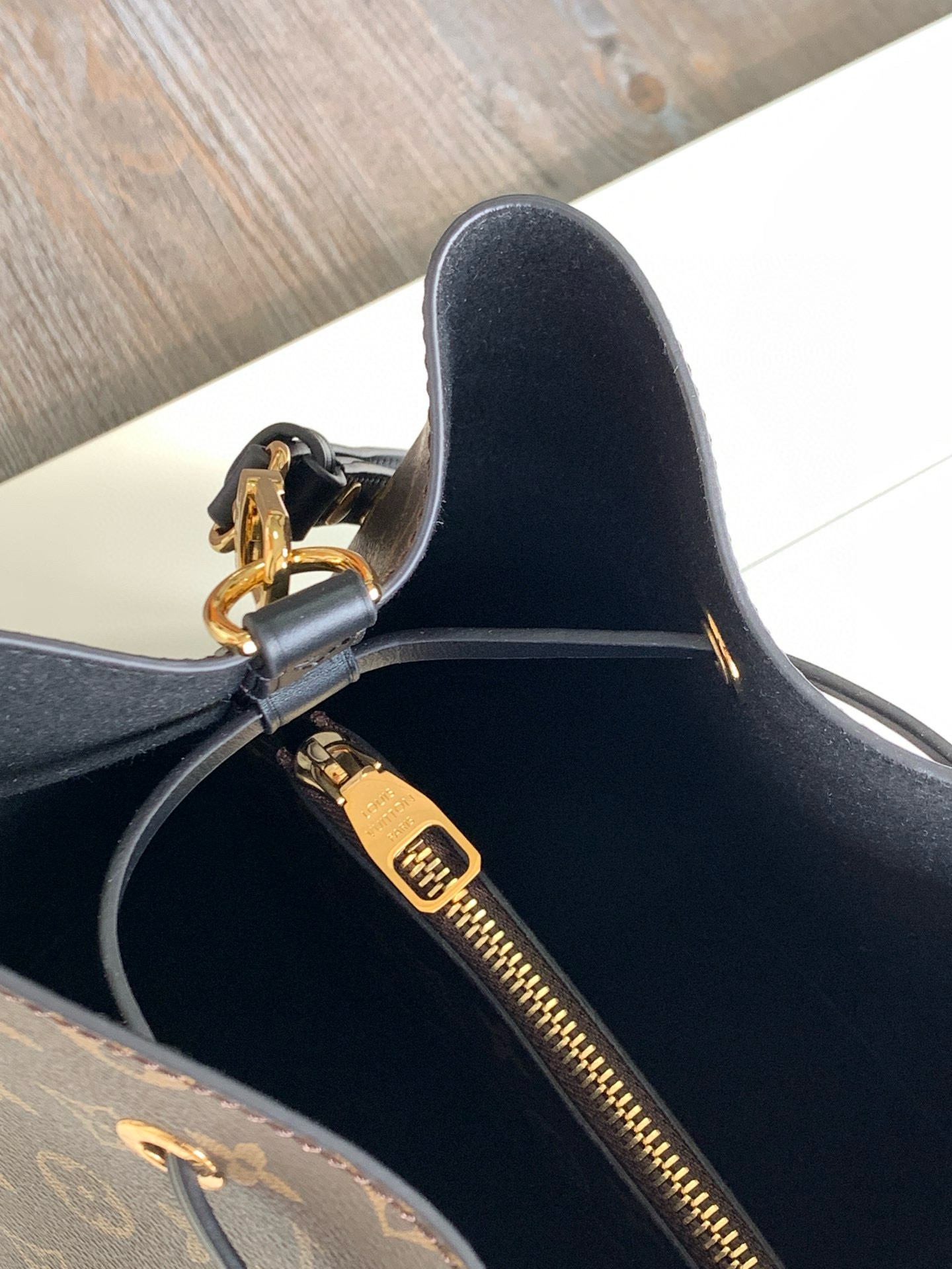 Louis Vuitton NéoNoé MM Bag Monogram Black with Gold Hardware