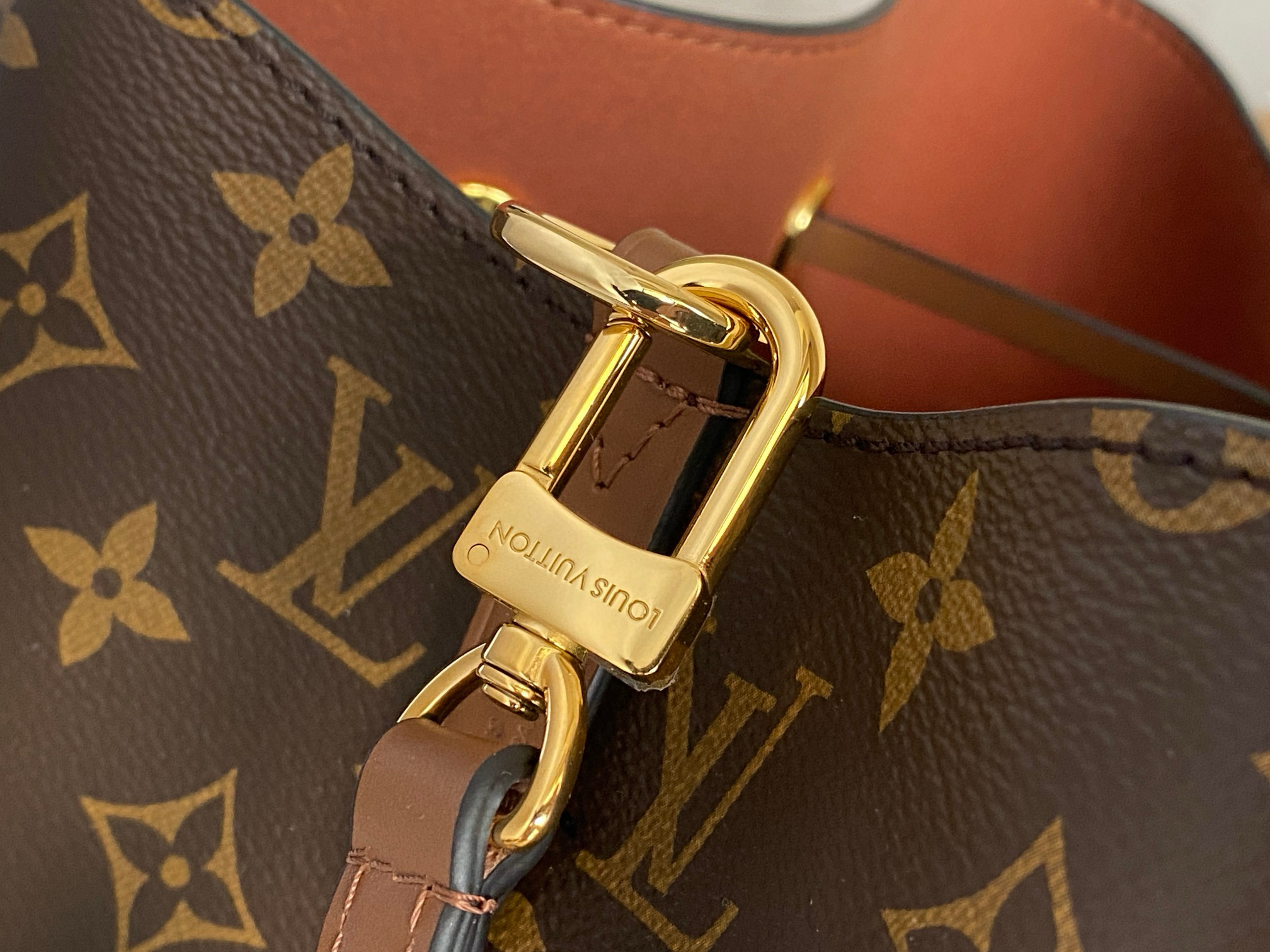 Louis Vuitton NéoNoé MM Bag Monogram Caramel Brown with Gold Hardware