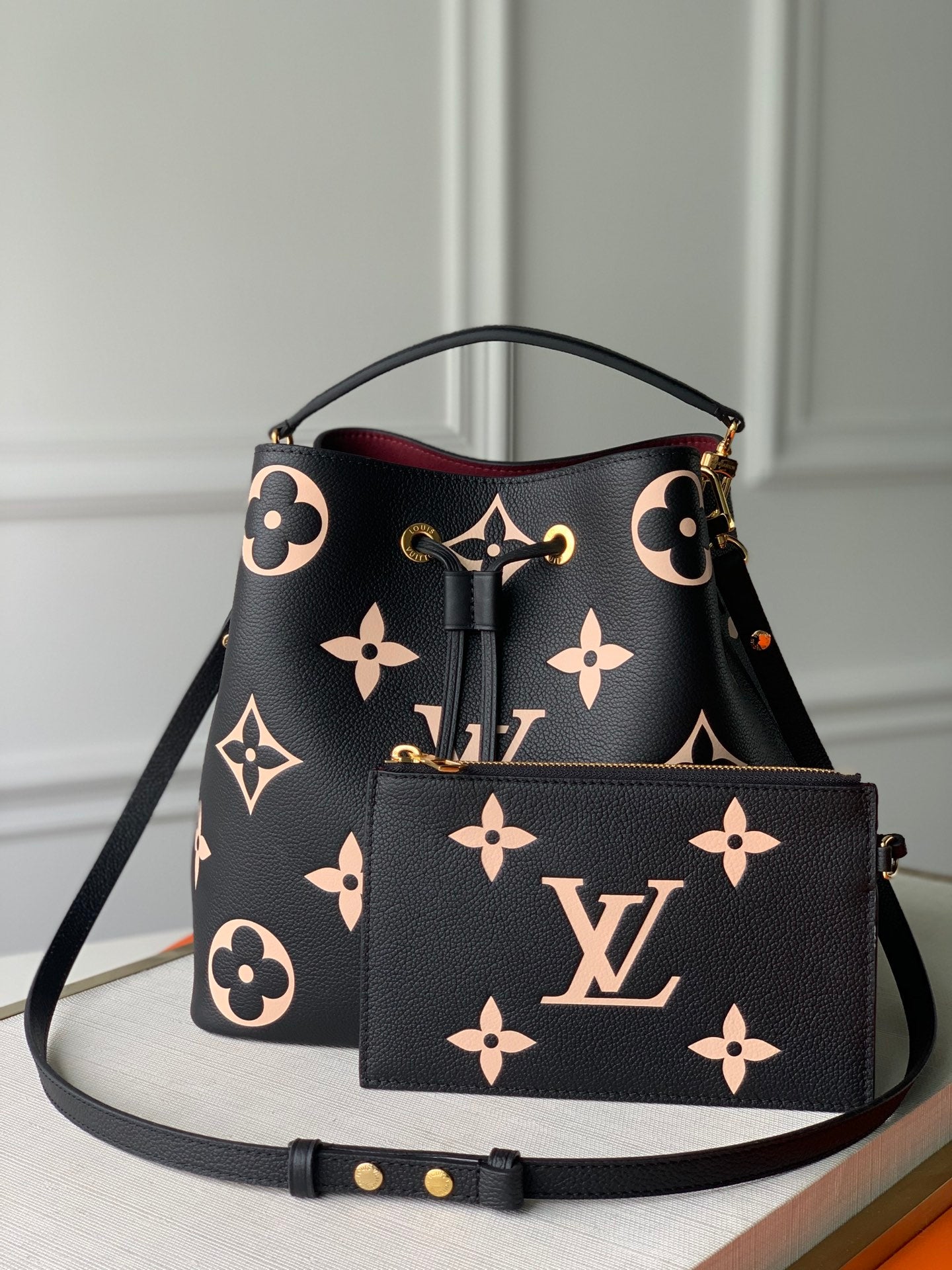 Louis Vuitton NéoNoé MM Bag Black/Beige with Gold Hardware