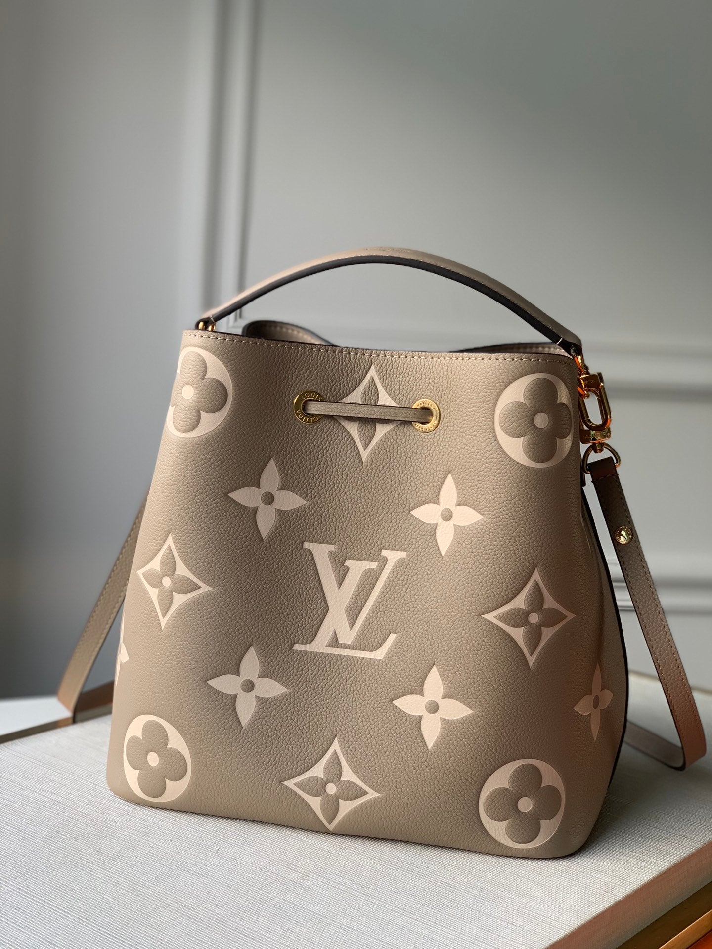 Louis Vuitton NéoNoé MM Bag Cream/Tourterelle Gray with Gold Hardware