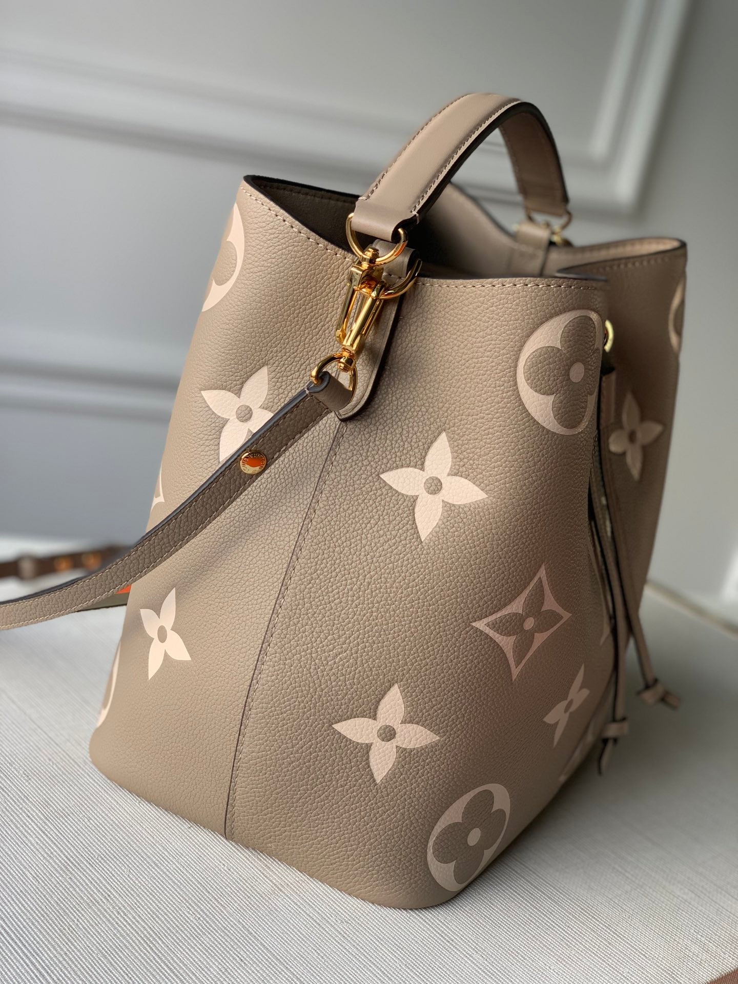 Louis Vuitton NéoNoé MM Bag Cream/Tourterelle Gray with Gold Hardware