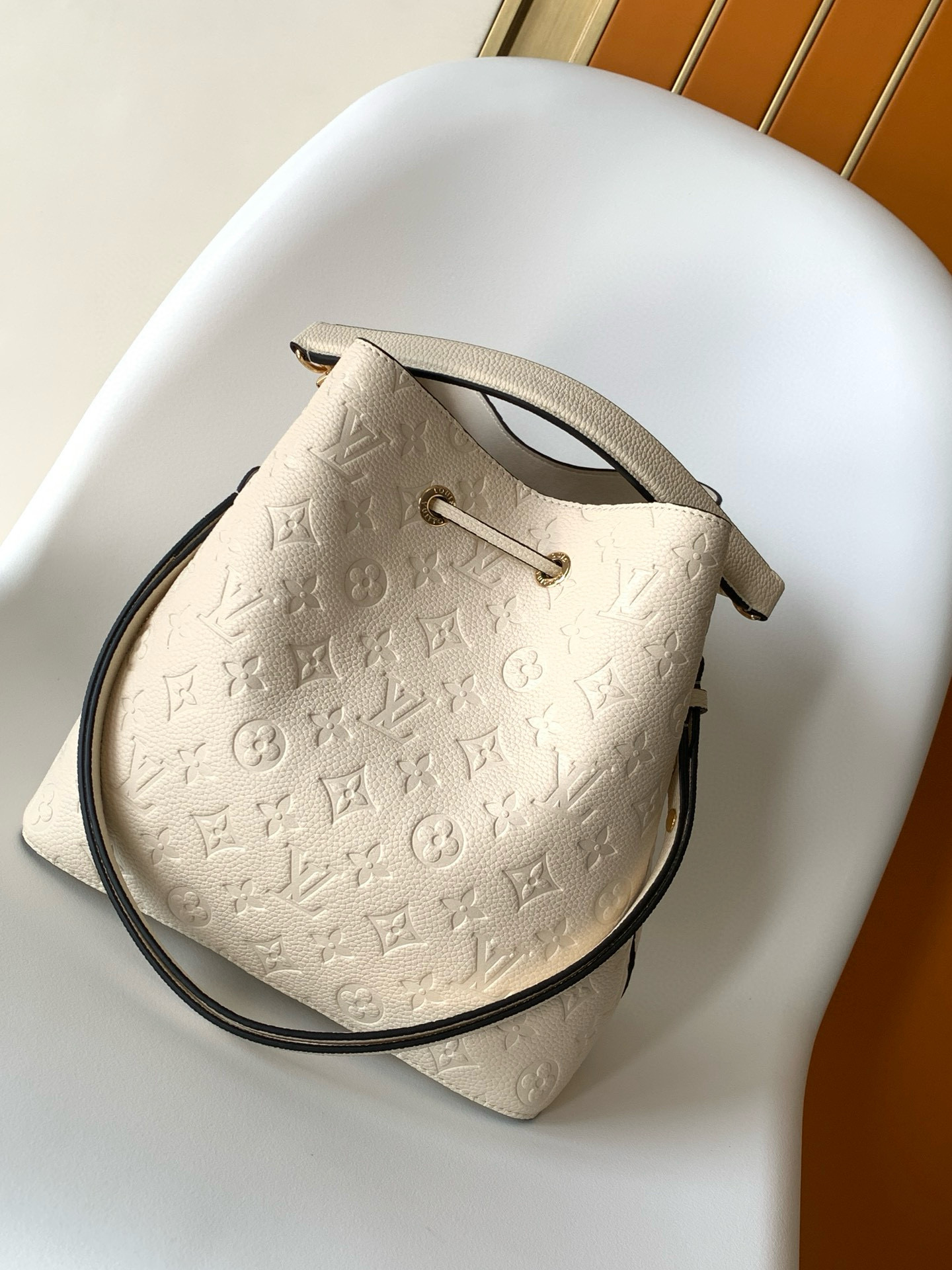 Louis Vuitton NéoNoé MM Bag Cream with Gold Hardware