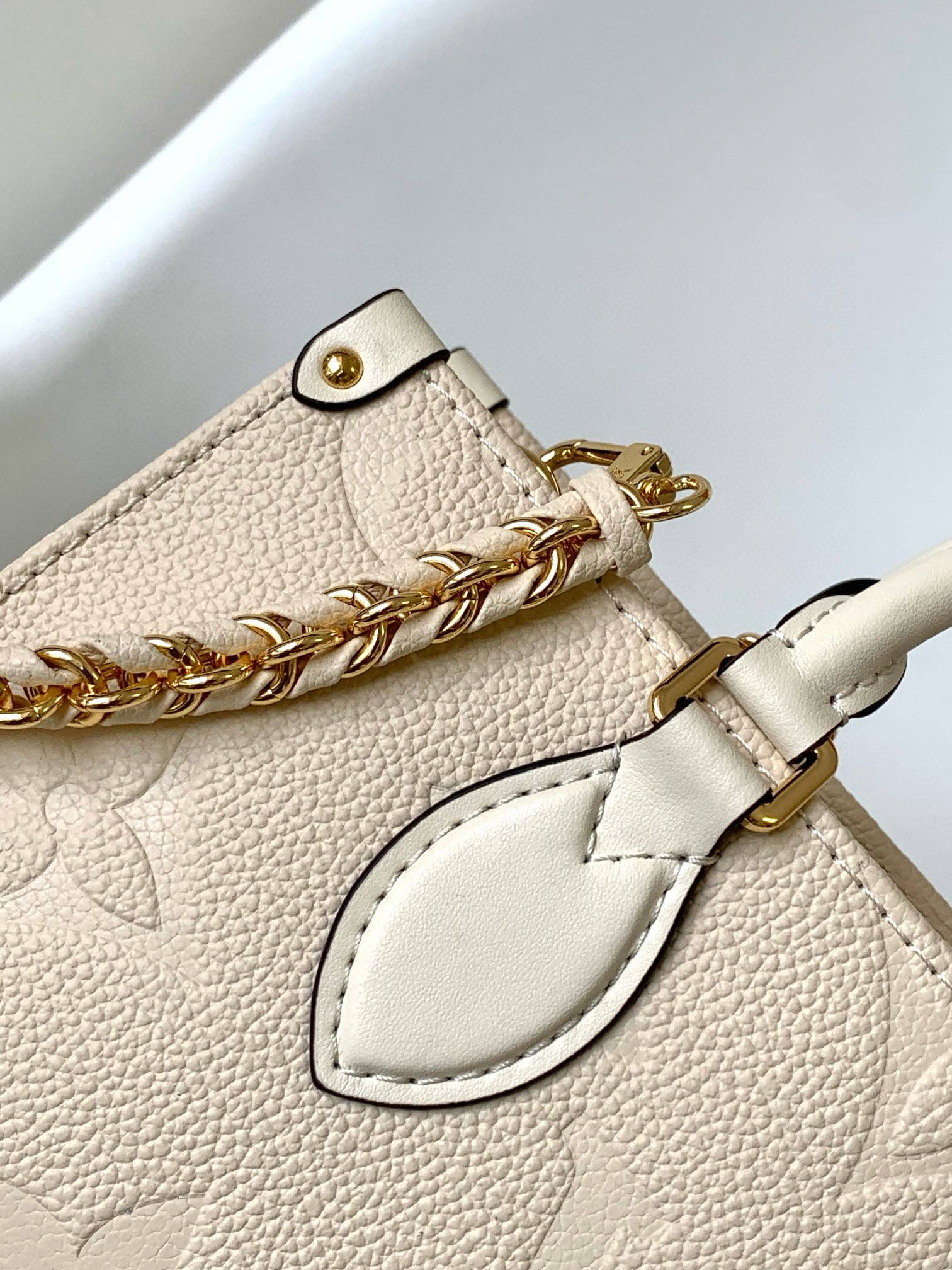 Louis Vuitton OnTheGo _East West Bag Cream with Gold Hardware