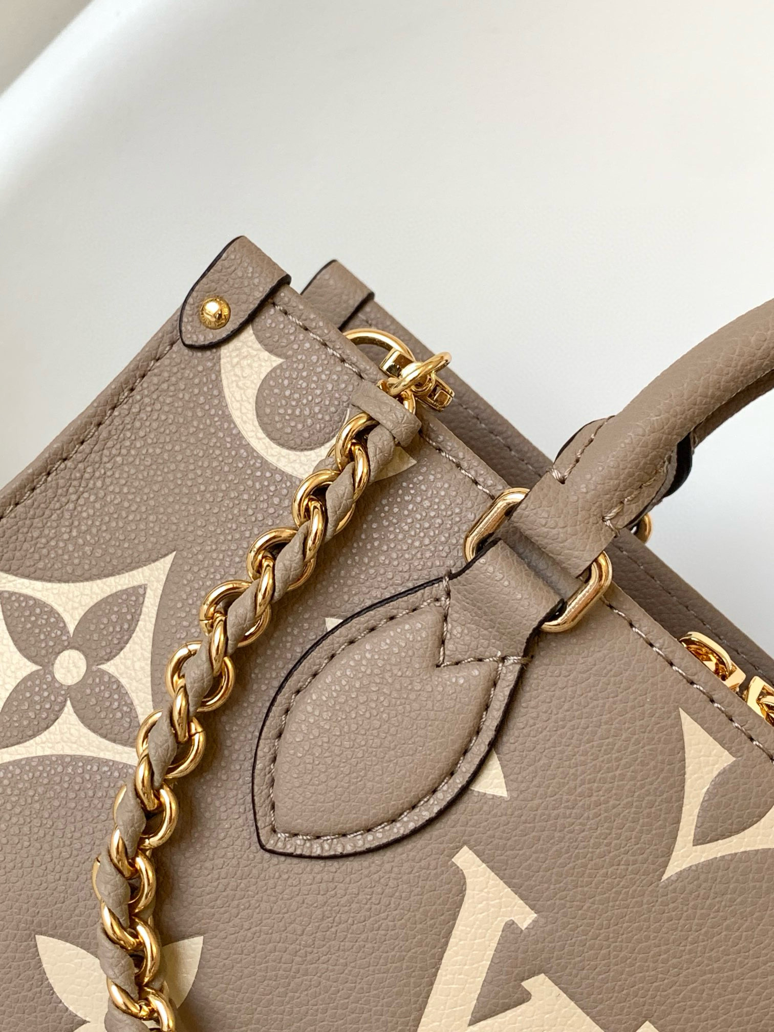 Louis Vuitton OnTheGo _East West Bag Dove/Cream with Gold Hardware