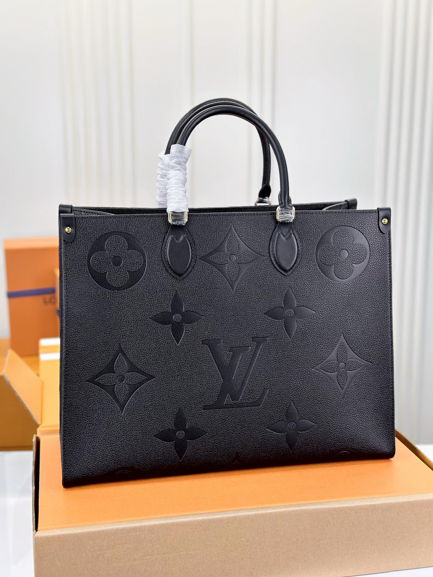 Louis Vuitton OnTheGo GM Bag Black with Gold Hardware