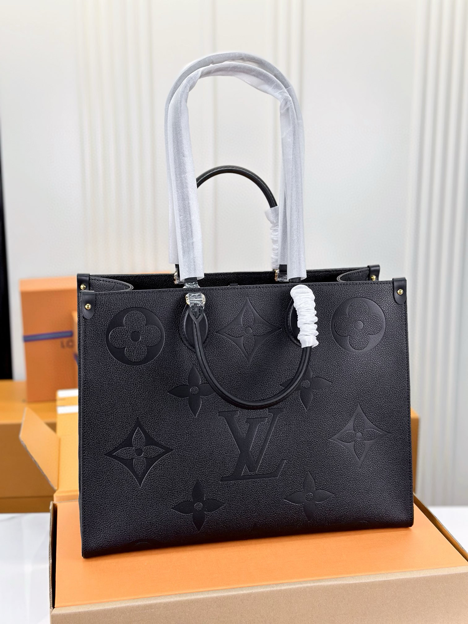 Louis Vuitton OnTheGo GM Bag Black with Gold Hardware