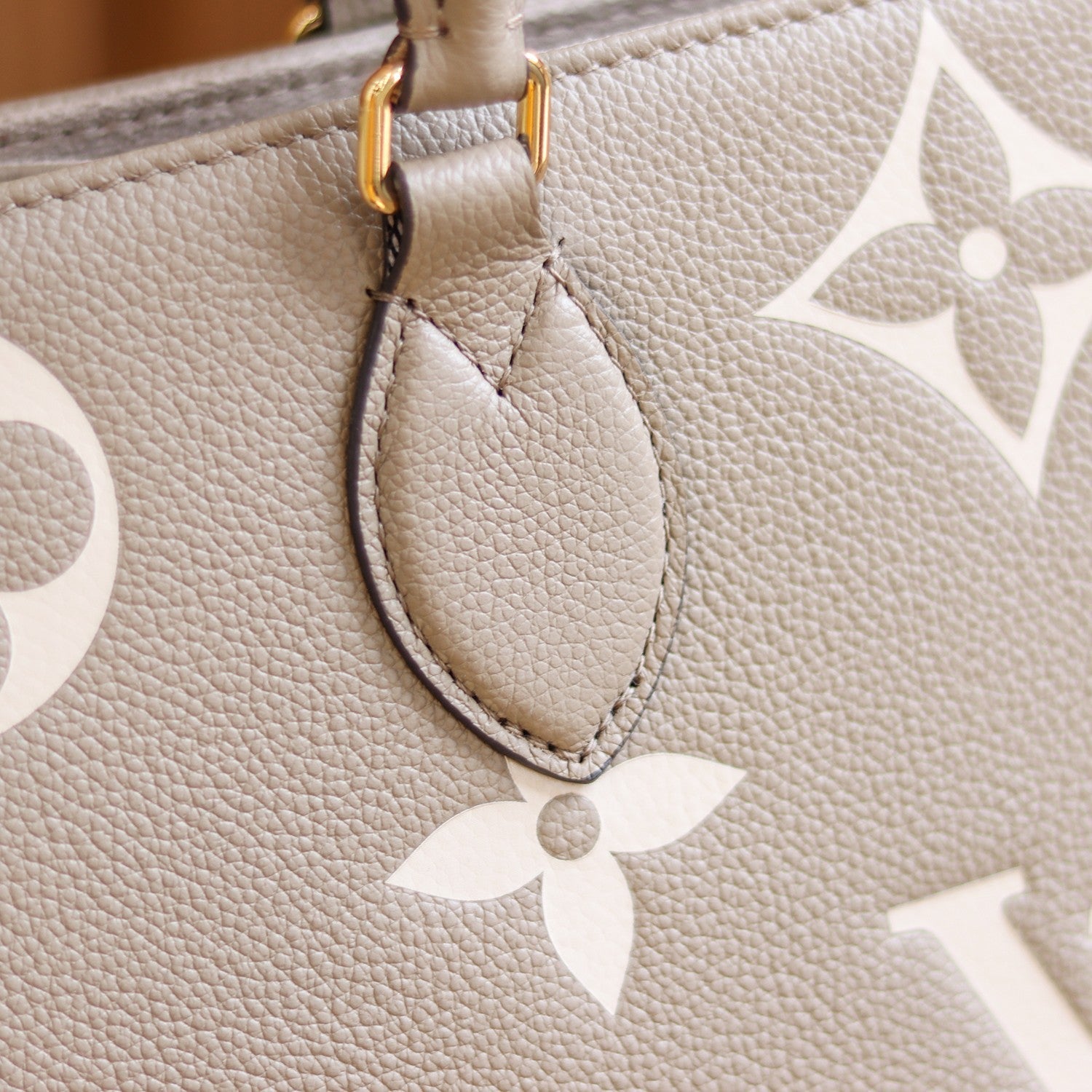 Louis Vuitton OnTheGo MM Bag Dove/Cream with Gold Hardware