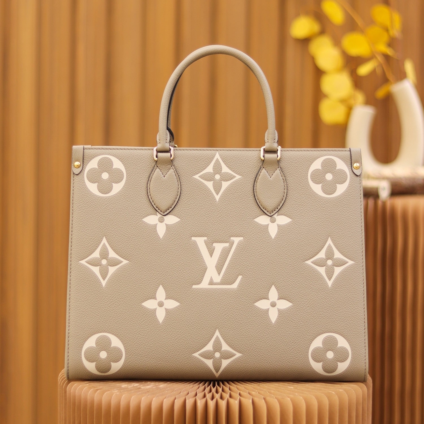 Louis Vuitton OnTheGo MM Bag Dove/Cream with Gold Hardware