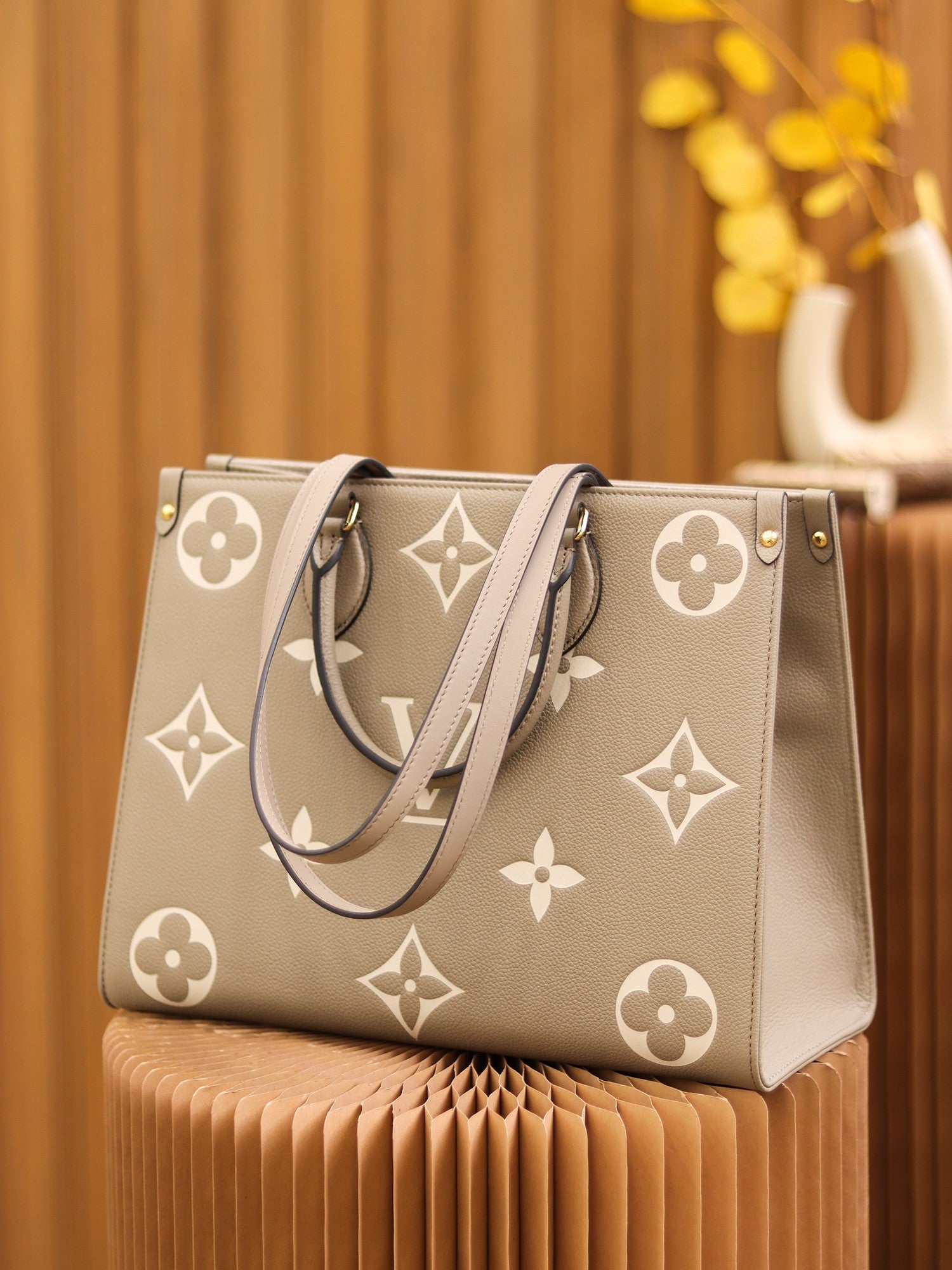 Louis Vuitton OnTheGo MM Bag Dove/Cream with Gold Hardware