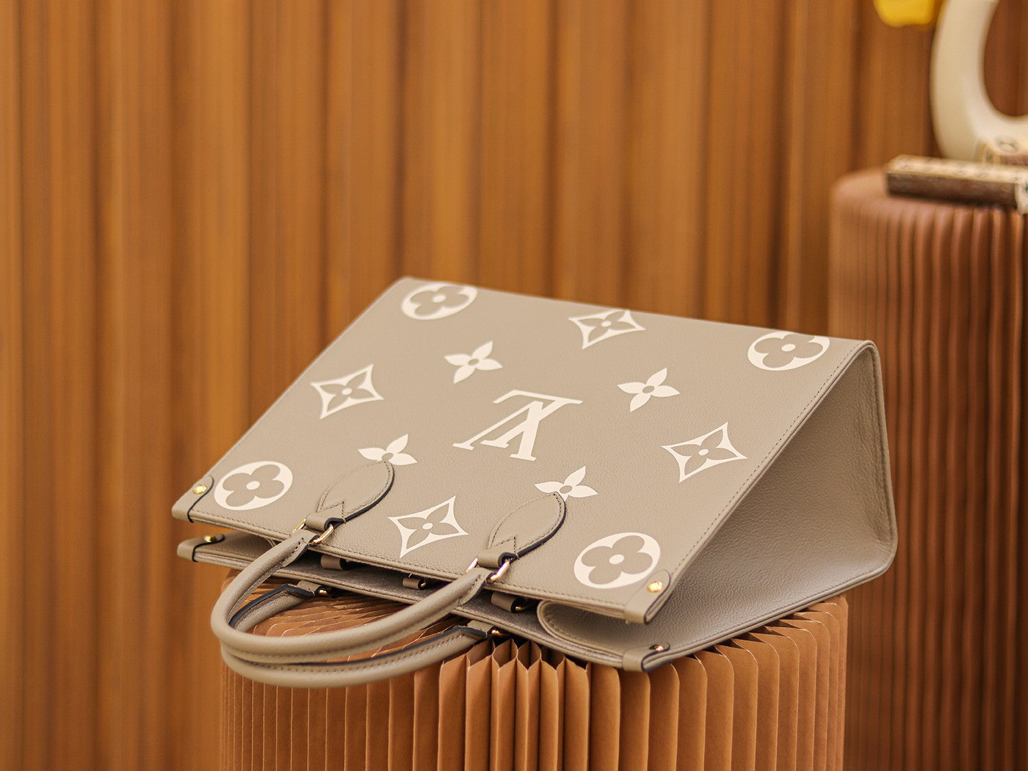 Louis Vuitton OnTheGo MM Bag Dove/Cream with Gold Hardware