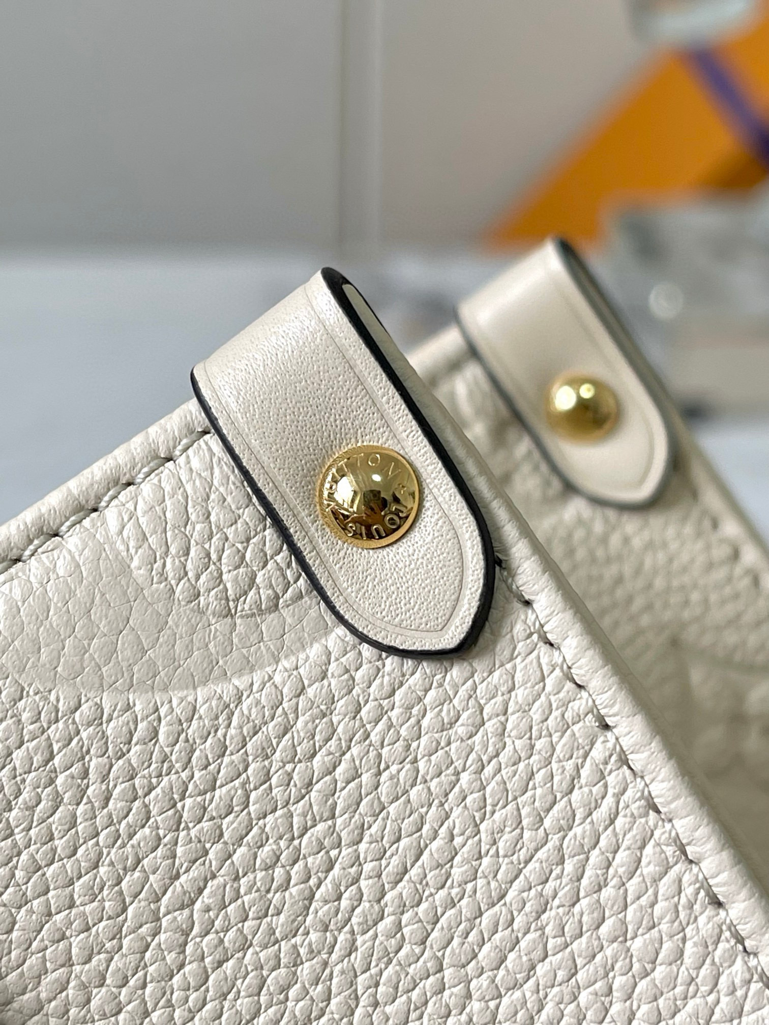 Louis Vuitton OnTheGo PM Bag Cream with Gold Hardware