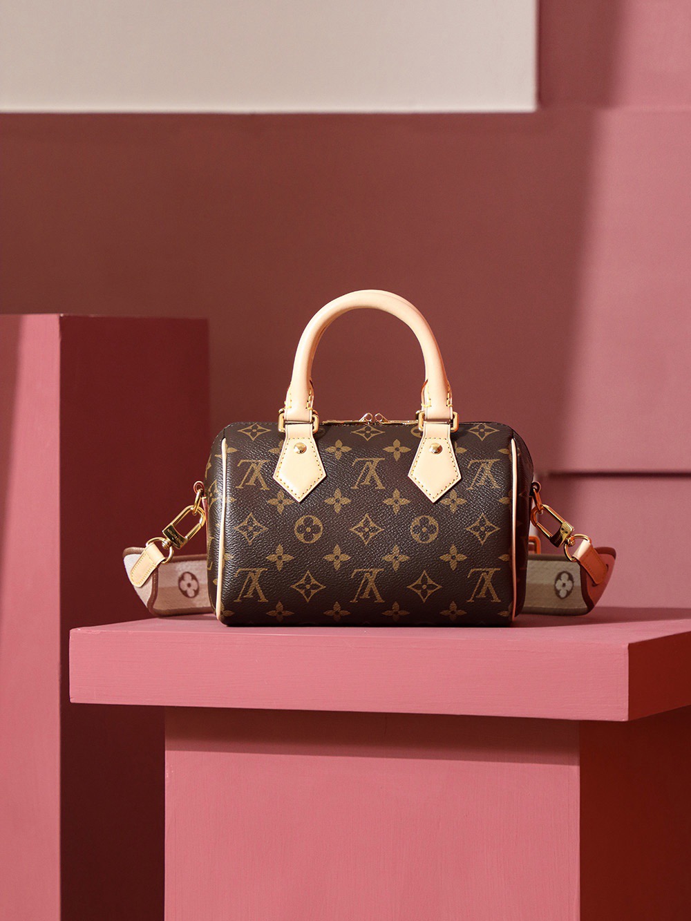 Louis Vuitton Speedy Bandoulière 20 Bag Monogram with Gold Hardware