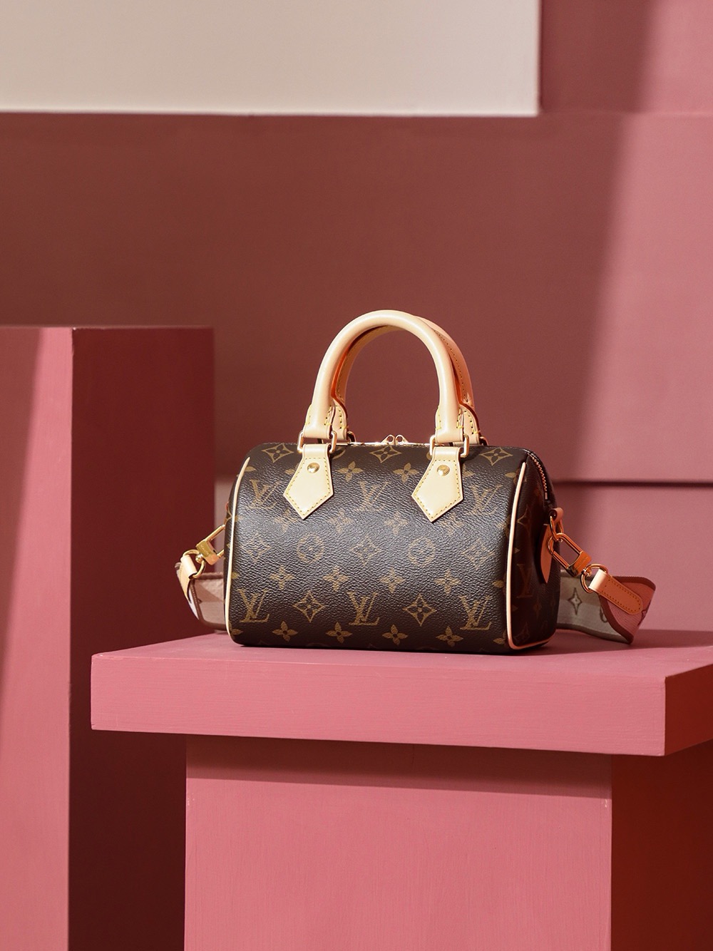 Louis Vuitton Speedy Bandoulière 20 Bag Monogram with Gold Hardware