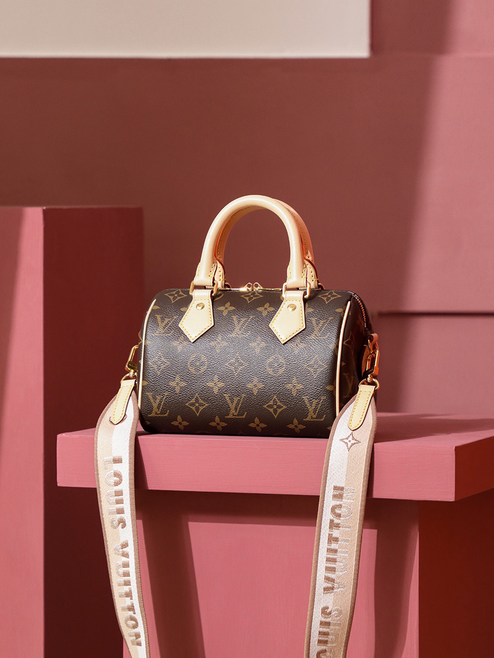 Louis Vuitton Speedy Bandoulière 20 Bag Monogram with Gold Hardware