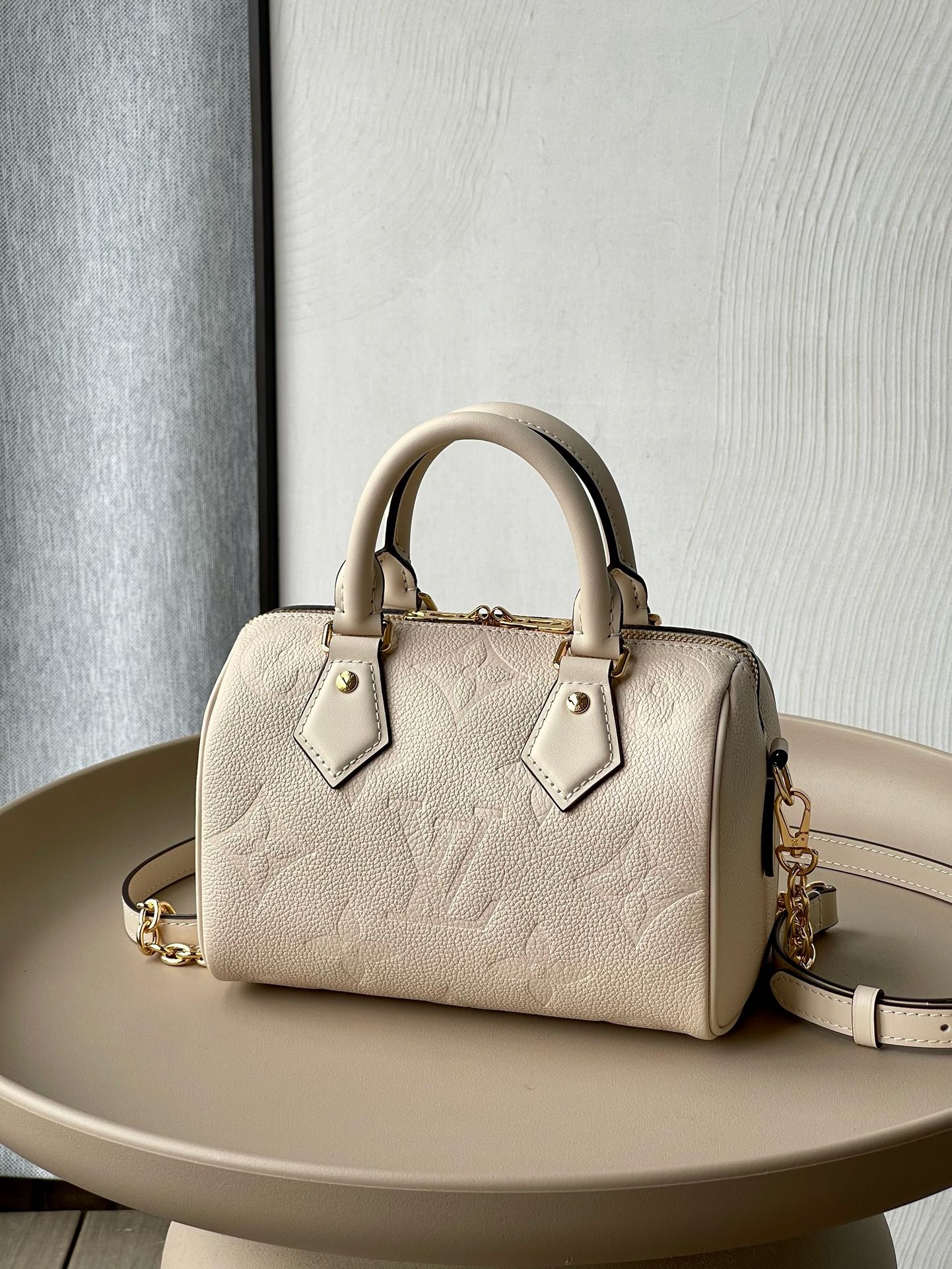 Louis Vuitton Speedy Bandoulière 20 Bag Cream with Gold Hardware