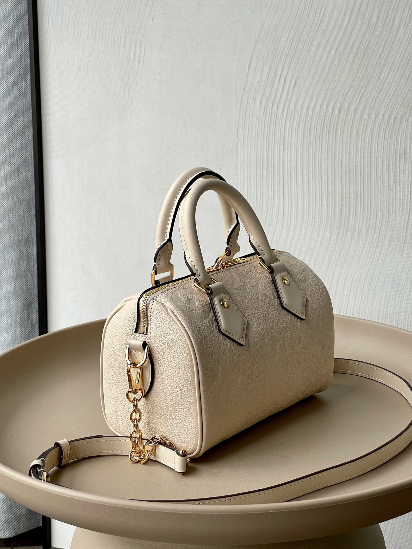 Louis Vuitton Speedy Bandoulière 20 Bag Cream with Gold Hardware