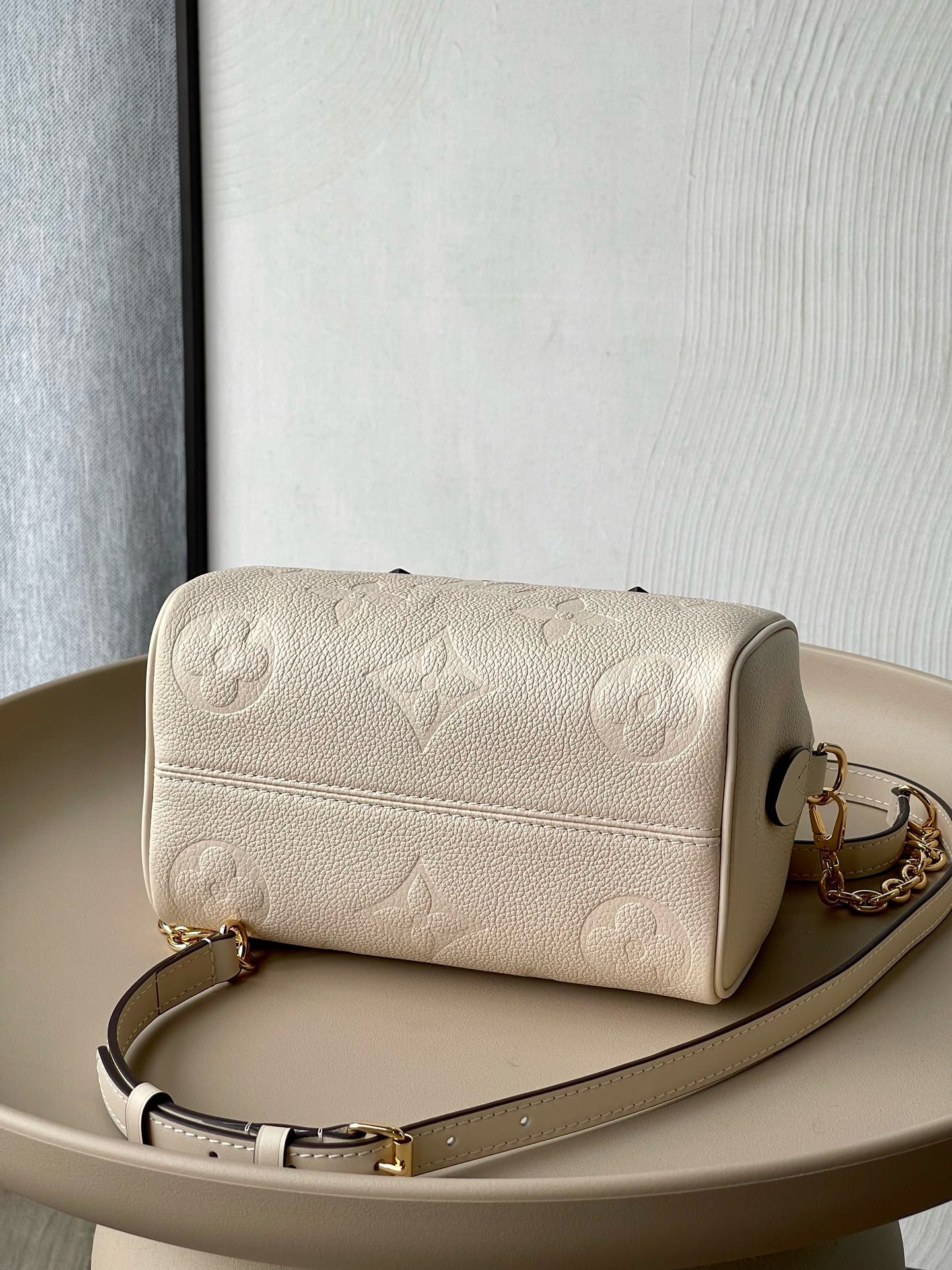 Louis Vuitton Speedy Bandoulière 20 Bag Cream with Gold Hardware