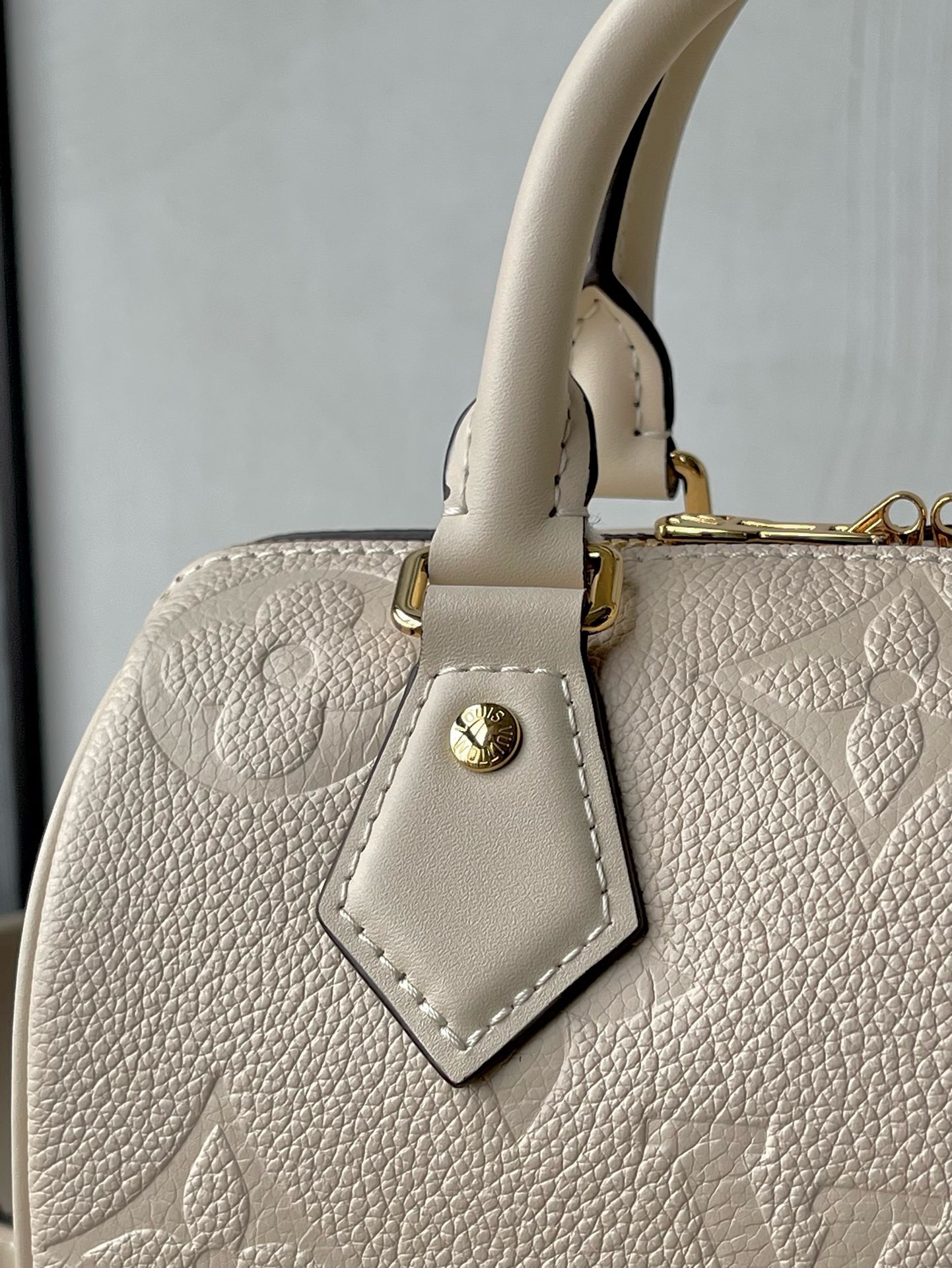 Louis Vuitton Speedy Bandoulière 20 Bag Cream with Gold Hardware