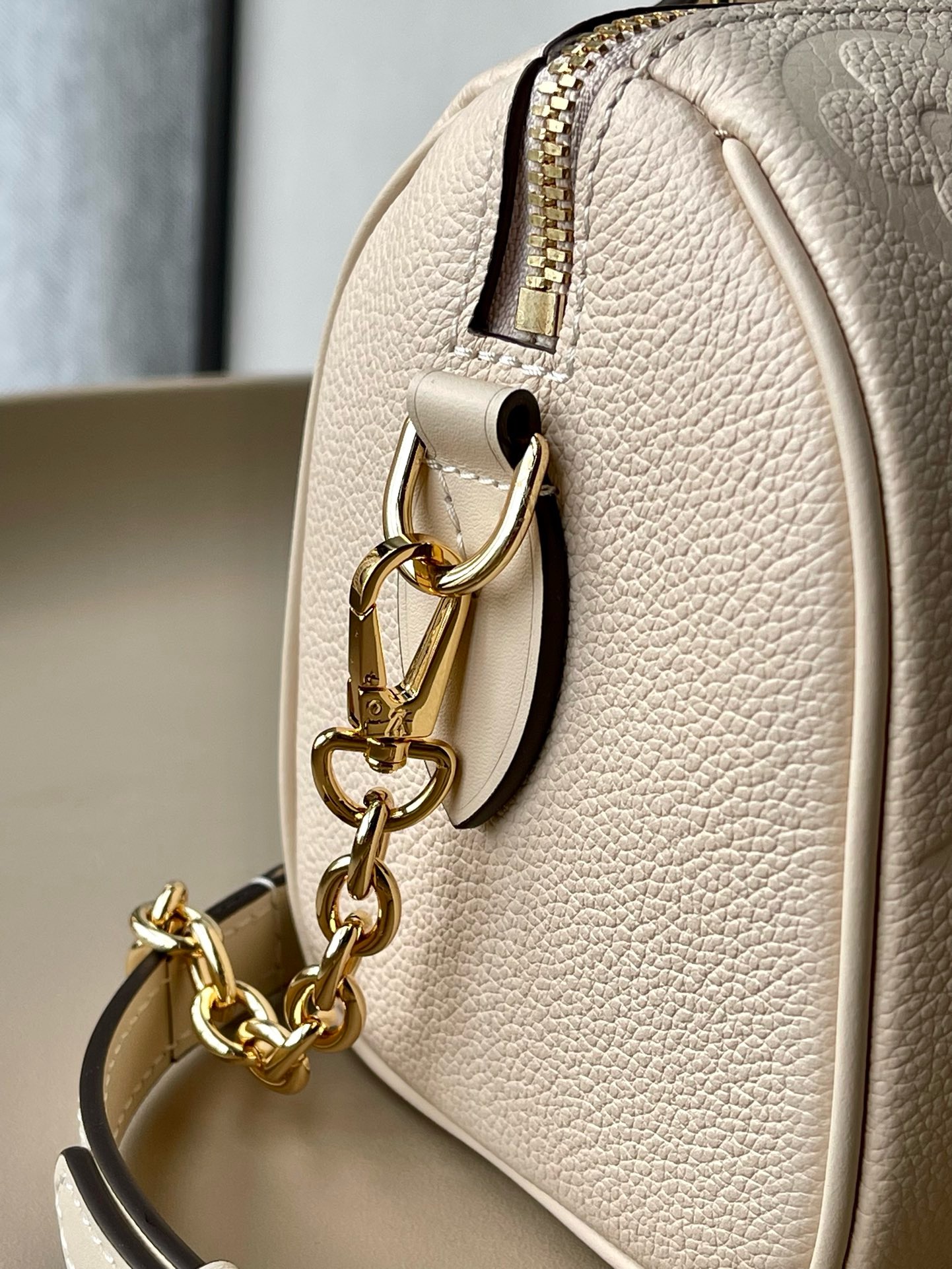 Louis Vuitton Speedy Bandoulière 20 Bag Cream with Gold Hardware