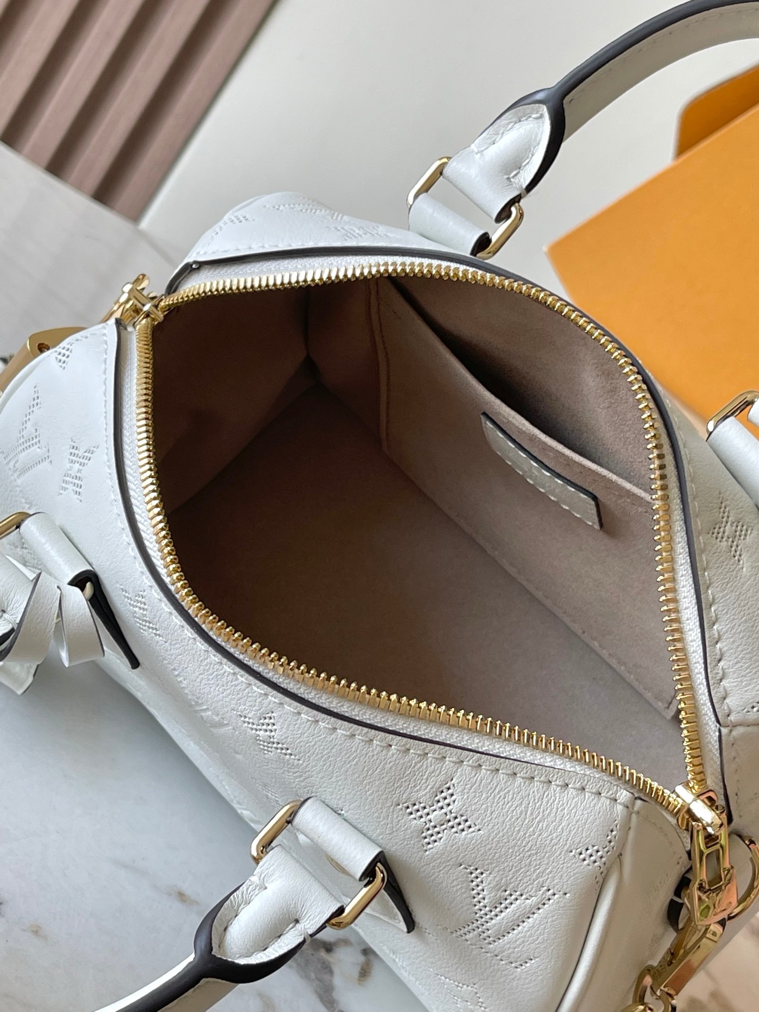 Louis Vuitton Speedy Bandoulière 20 Bag White with Gold Hardware